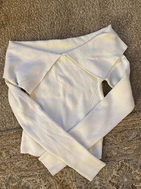 Abercrombie & Fitch Off-the-Shoulder Ribbed Sweater - Cream